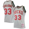 Gorgeous Kareem Abdul Jabbar Milwaukee Bucks 75th Anniversary 1971/72 Hardwood Classics Swingman Jersey Silver per i devoti sostenitori