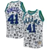 Trendy Prestigioso Dirk Nowitzki Dallas Mavericks 1998/99 Hardwood Classics Doodle Swingman Jersey White per i devoti sostenitori