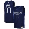 Bellissimo Moderno Luka Dončić Dallas Mavericks Nike Swingman Player Jersey City Edition Navy per i devoti sostenitori