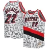 Ottimo Cool Clyde Drexler Portland Trail Blazers 1991/92 Hardwood Classics Doodle Swingman Player Jersey White per i devoti sostenitori